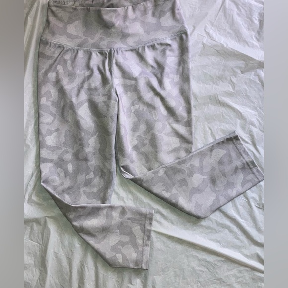 2 Piece Danskin! Navy Dri-More Racerback Tank Loose Sm w CAMO Capri leggings Med - Picture 10 of 14